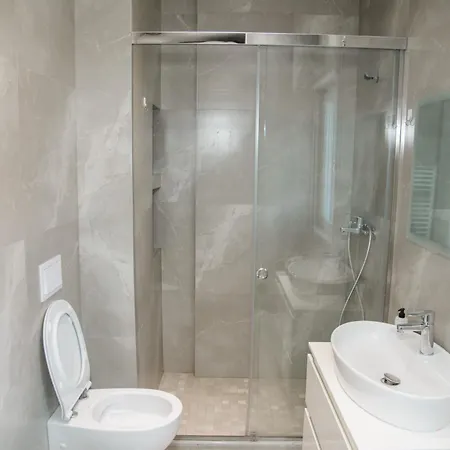 Luxe Haven Apartment *
